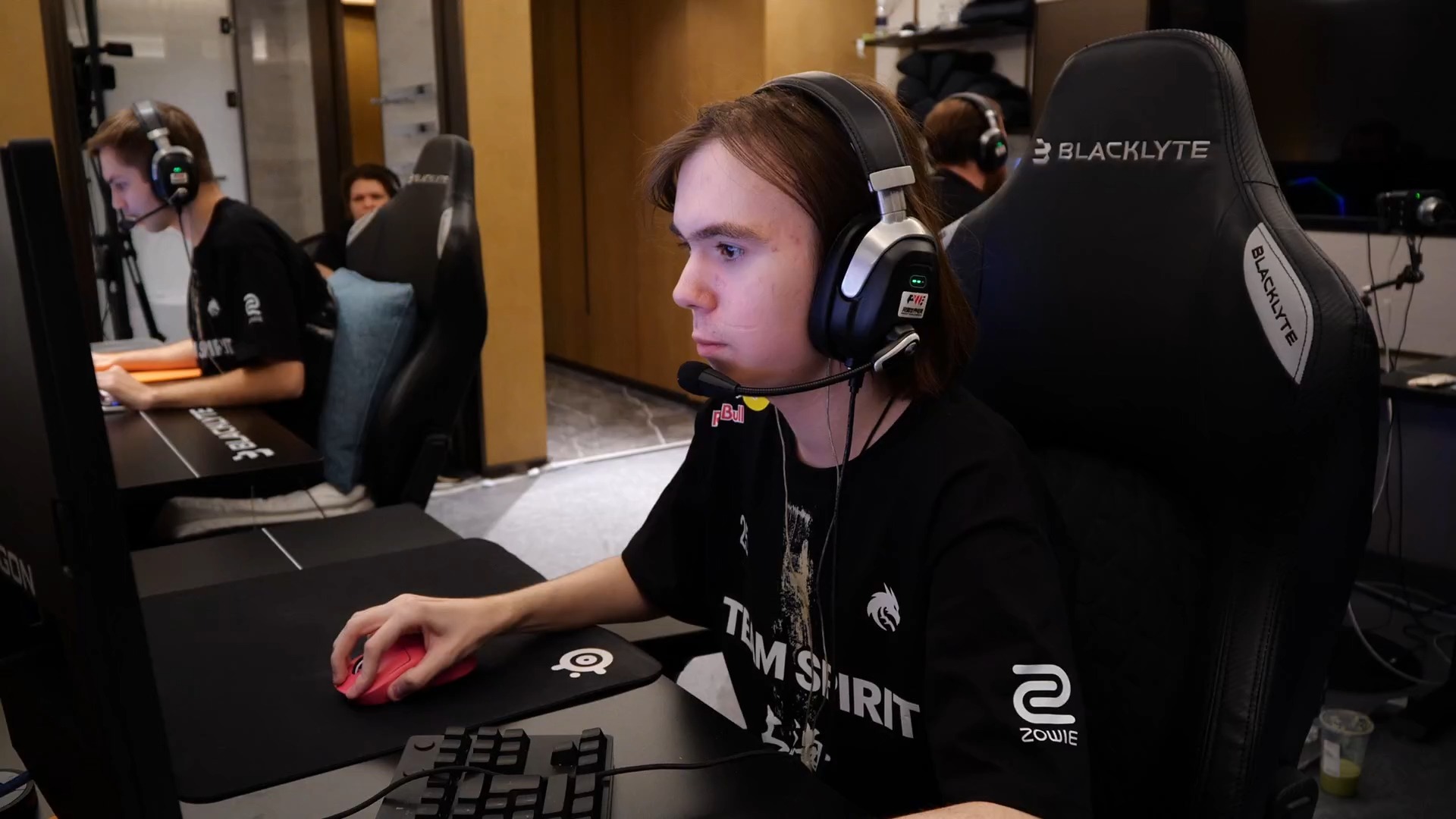 充满敬意 充满敬意