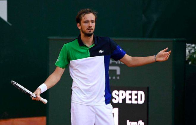 的比赛中迸 的比赛中迸